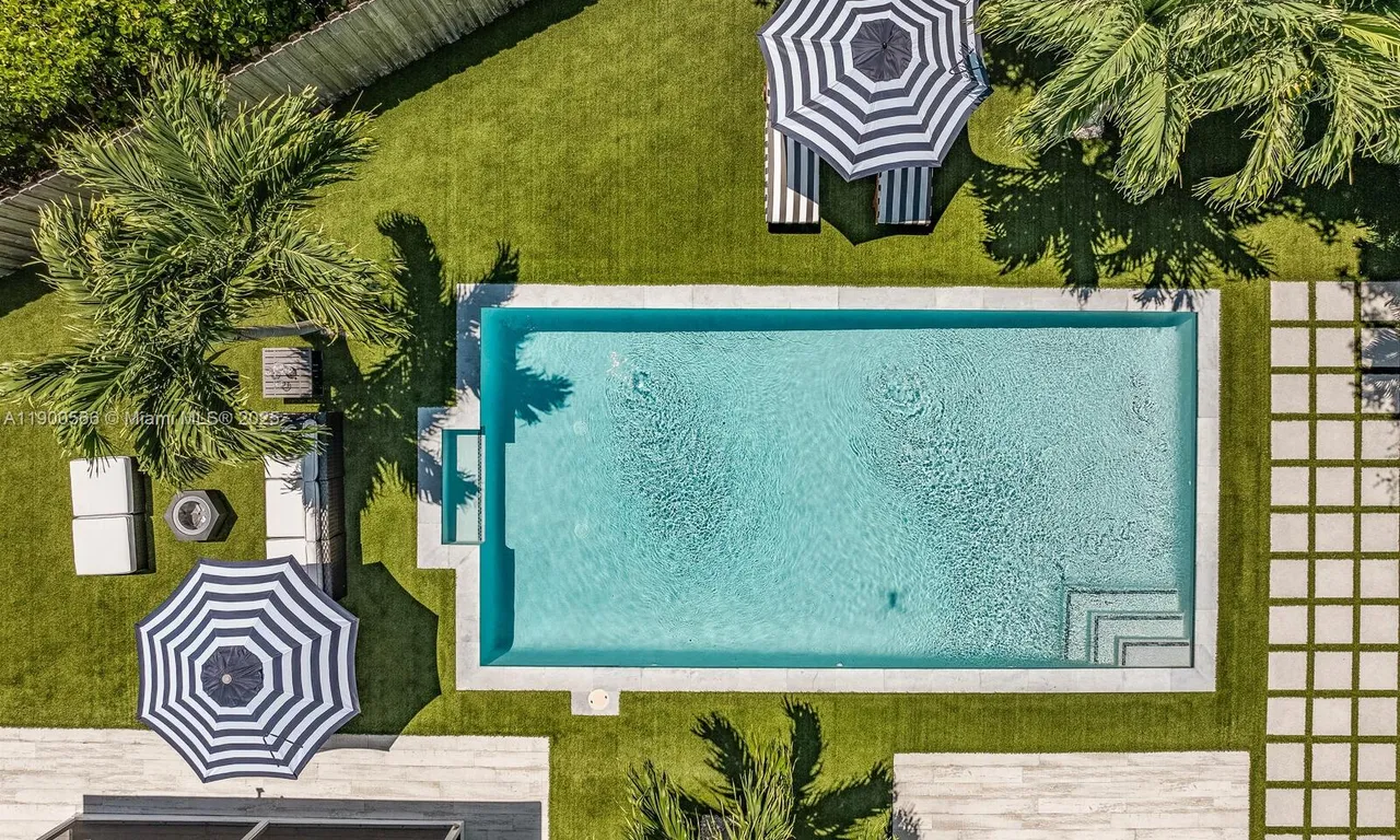 11504 NE 6th Ave, Biscayne Park FL 33161