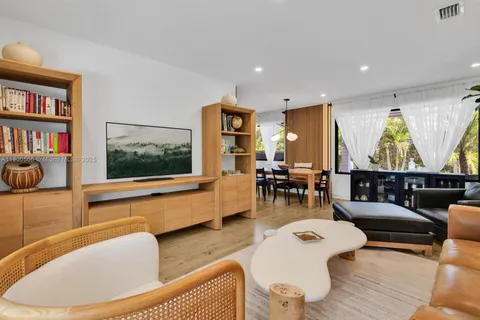 11504 NE 6th Ave, Biscayne Park FL 33161