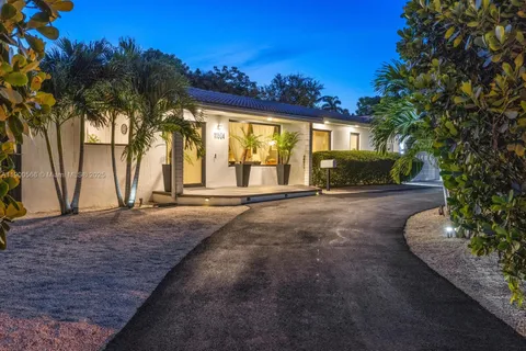 11504 NE 6th Ave, Biscayne Park FL 33161