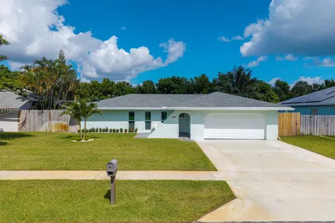 635 NE 15th Pl, Boynton Beach FL 33435