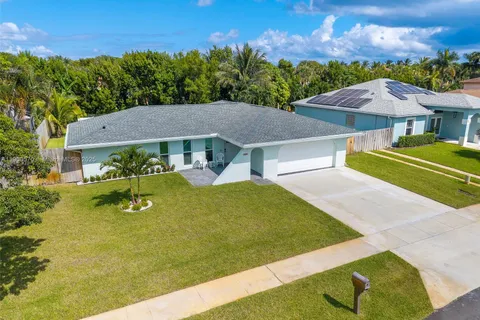 635 NE 15th Pl, Boynton Beach FL 33435