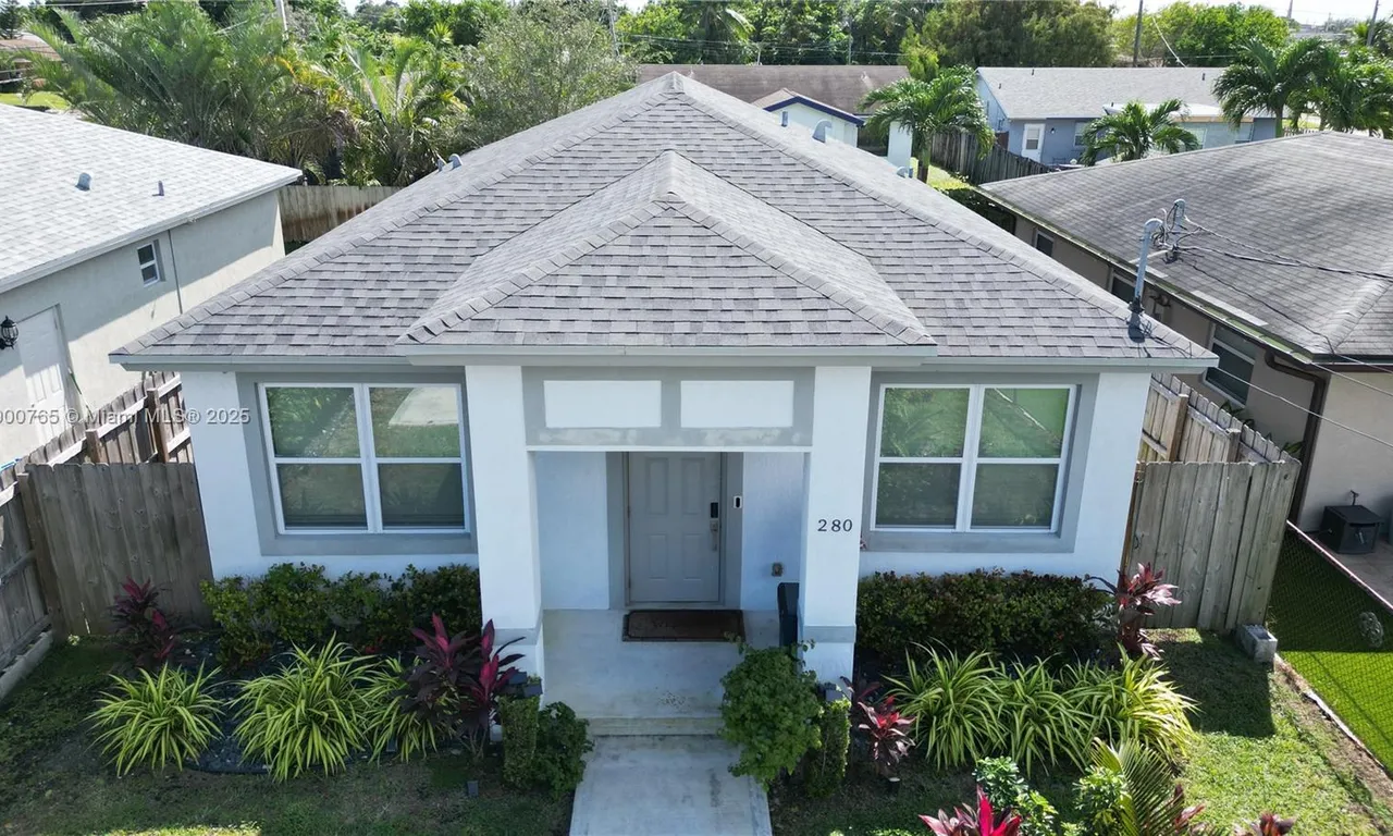 280 NE 35th St, Oakland Park FL 33334