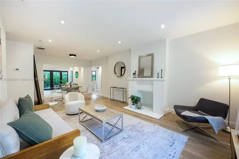 360 NE 87th St, El Portal FL 33138