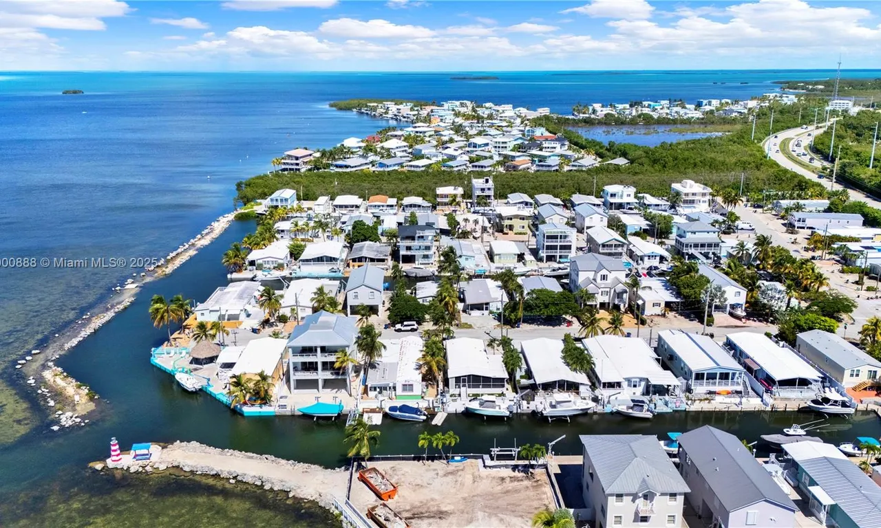 124 Valjean Ln, Tavernier FL 33070