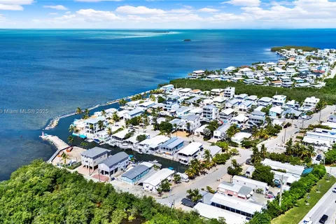 124 Valjean Ln, Tavernier FL 33070