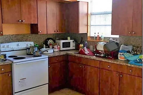 6020 SW 68th St # 60, South Miami FL 33143