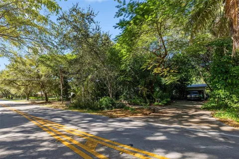 15290 SW 82nd Ave, Palmetto Bay FL 33157