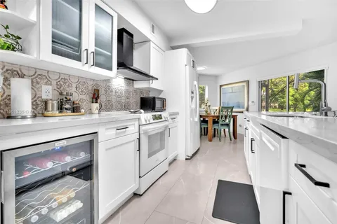 9239 NW 9th Pl, Plantation FL 33324