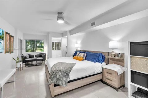 9239 NW 9th Pl, Plantation FL 33324