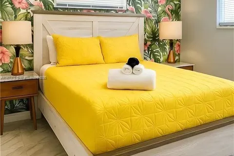 726 Park Ave, Naples FL 34110