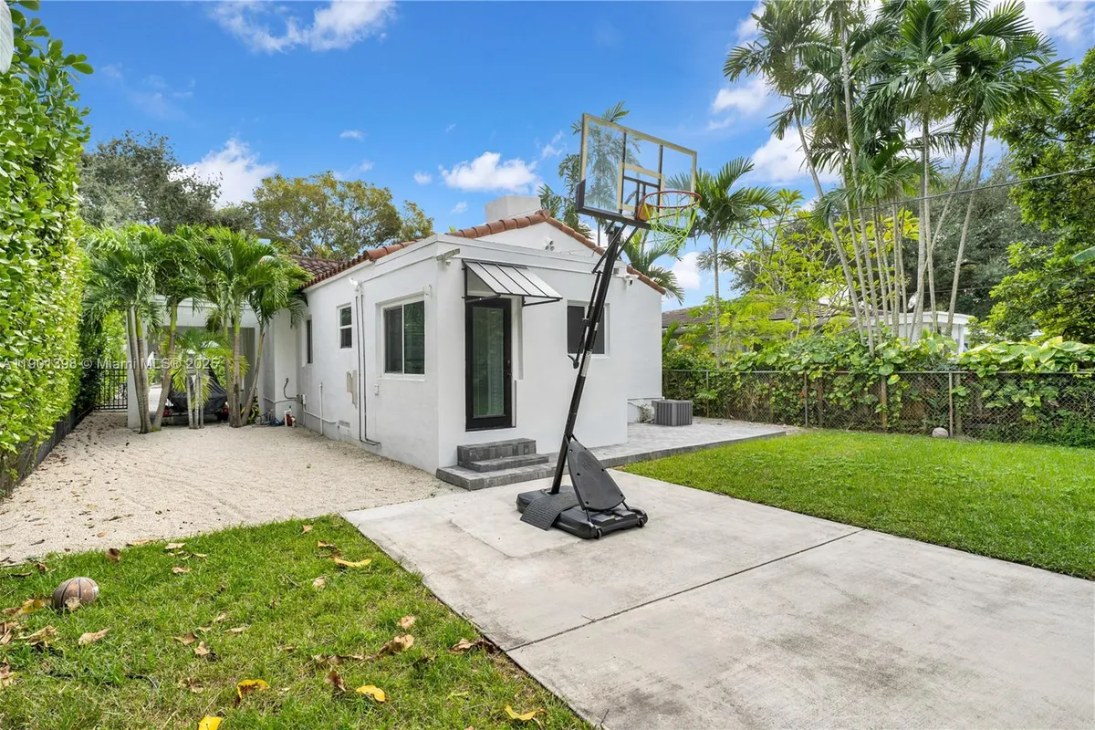 10070 N Miami Ave, Miami Shores FL 33150