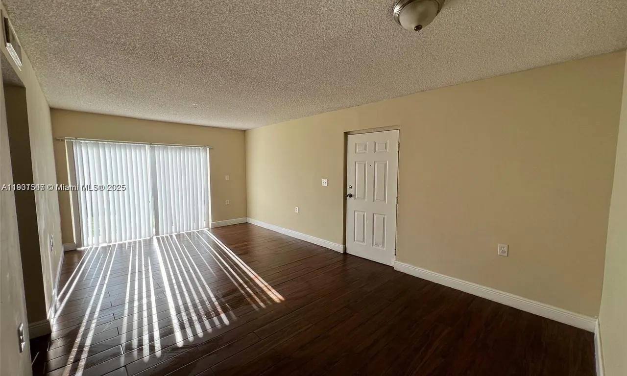 1129 Lake Victoria Dr # J, West Palm Beach FL 33411