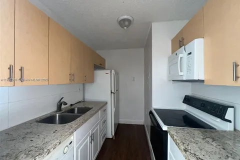 1129 Lake Victoria Dr # J, West Palm Beach FL 33411