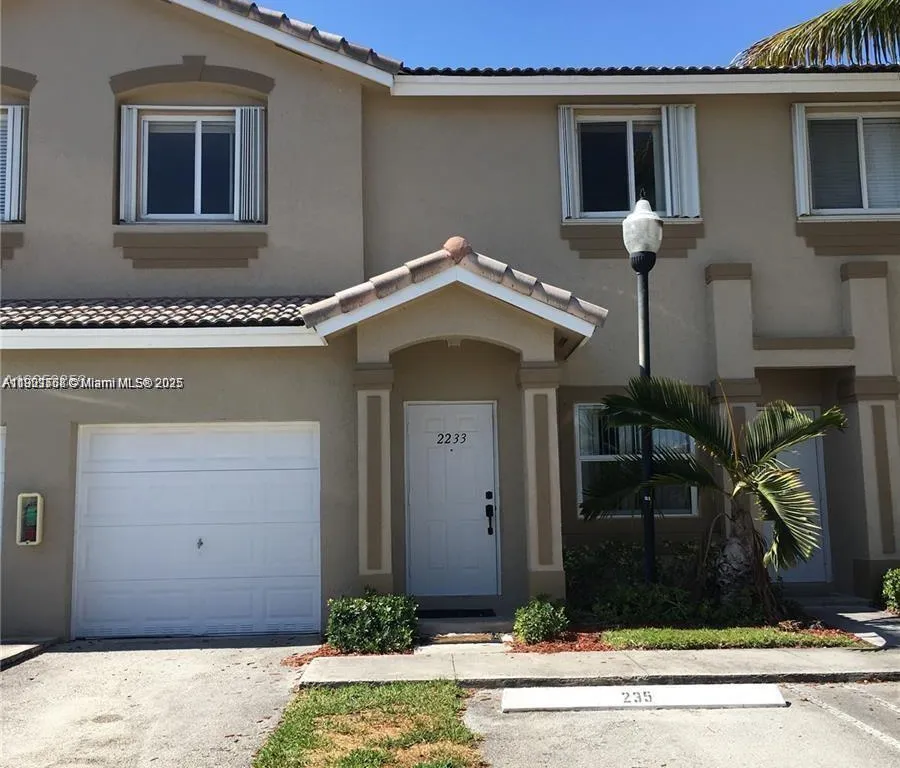 2233 SE 24th Pl, Homestead FL 33035