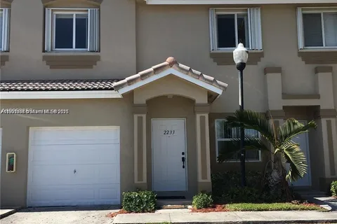 2233 SE 24th Pl, Homestead FL 33035