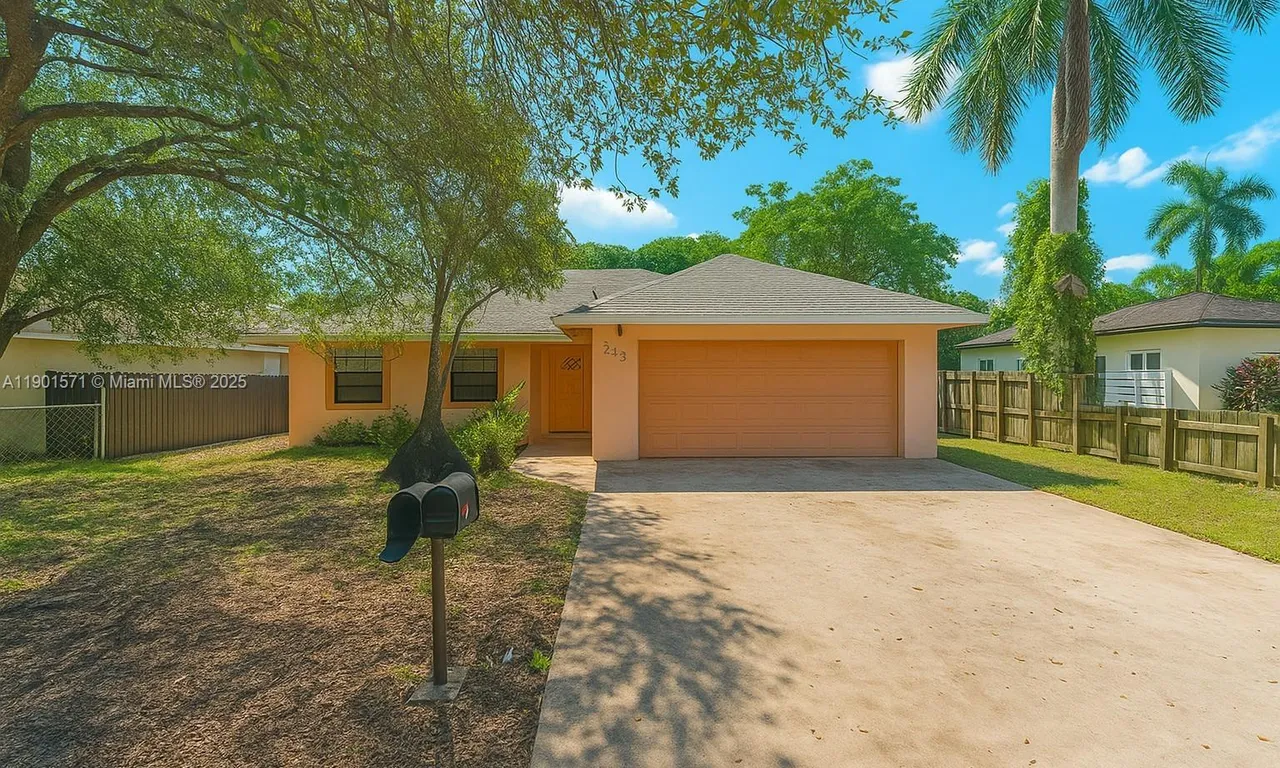 222 NW 14th St, Homestead FL 33030