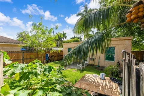 222 NW 14th St, Homestead FL 33030