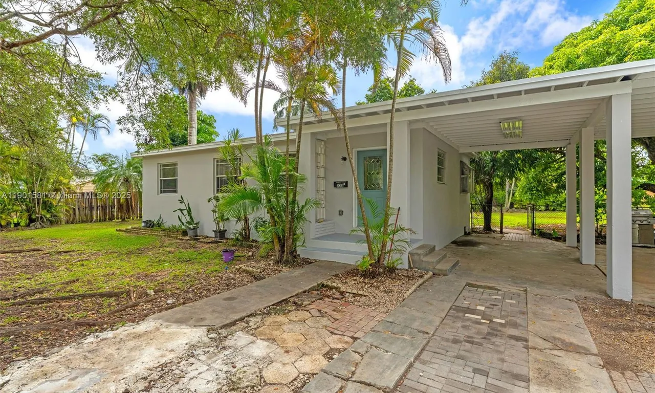 538 NW 11th St, Homestead FL 33030