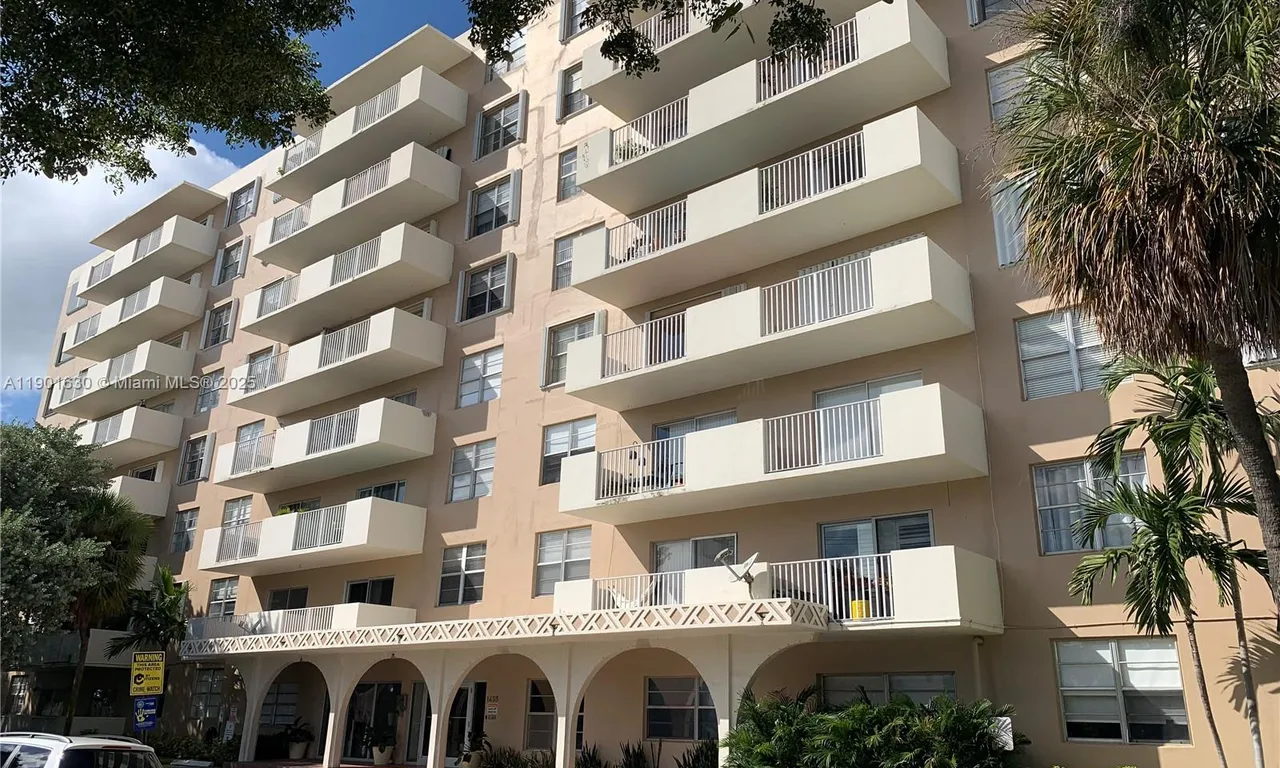 1455 N Treasure Dr # 2M, North Bay Village FL 33141