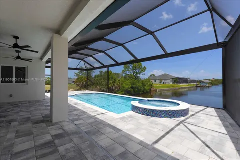 4009 W Jacaranda Pkwy, Cape Coral FL 33993