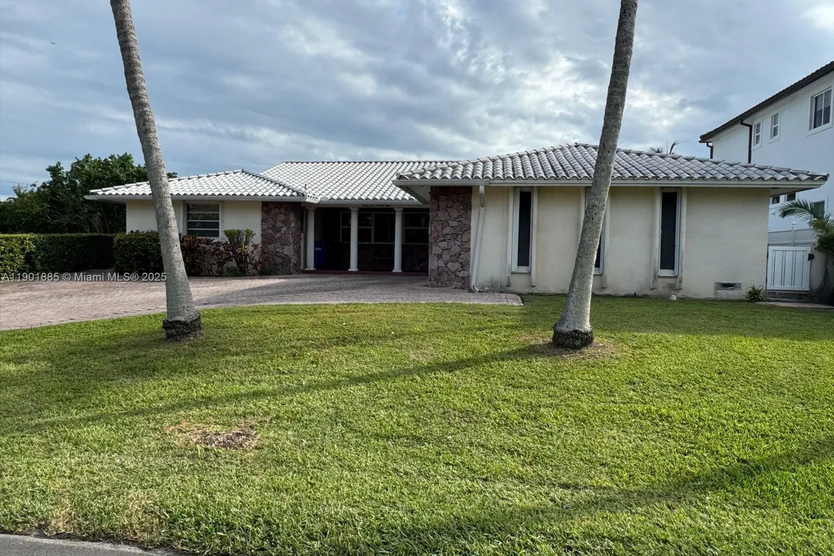 3428 NE 169th St, North Miami Beach FL 33160