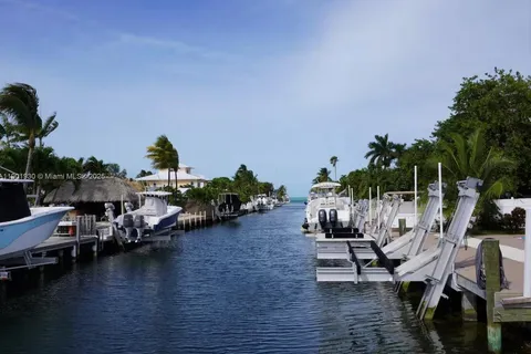 2133 Yellowtail Ave, Marathon FL 33050