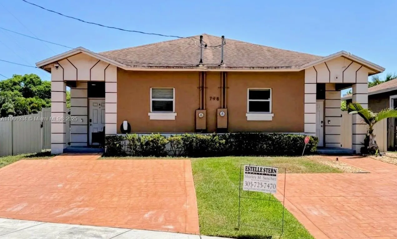 798 NE 43 ST, Oakland Park FL 33334