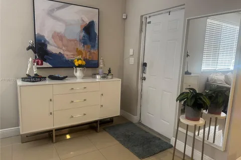 798 NE 43 ST, Oakland Park FL 33334