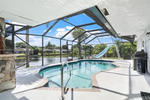 8708 SW 52nd St, Cooper City FL 33328