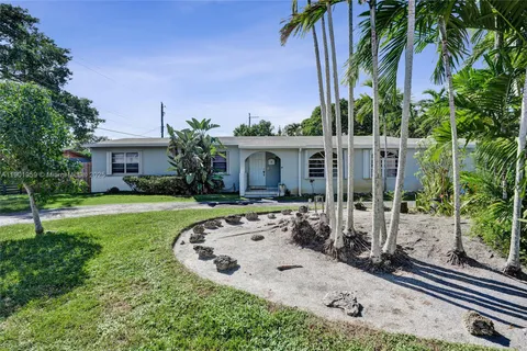 6300 SW 62nd Pl, South Miami FL 33143