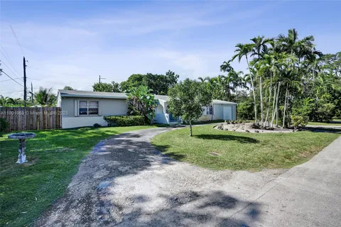 6300 SW 62nd Pl, South Miami FL 33143