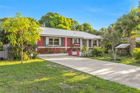 3382 SE Hawthorne St, Stuart FL 34997