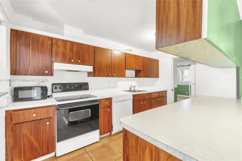 3382 SE Hawthorne St, Stuart FL 34997