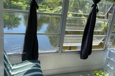 3431 NW 50th Ave # 207, Lauderdale Lakes FL 33319