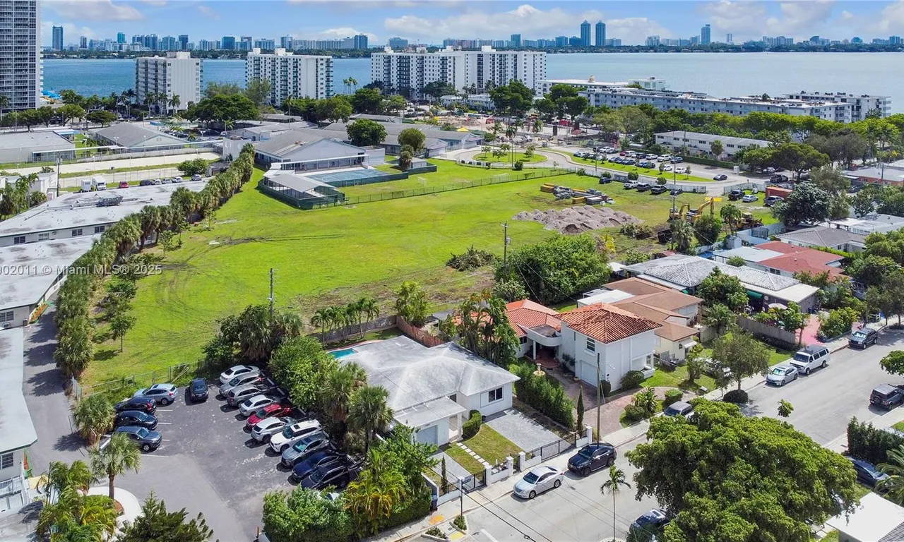 7557 Mutiny Ave, North Bay Village FL 33141