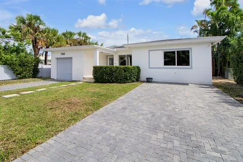 7557 Mutiny Ave, North Bay Village FL 33141