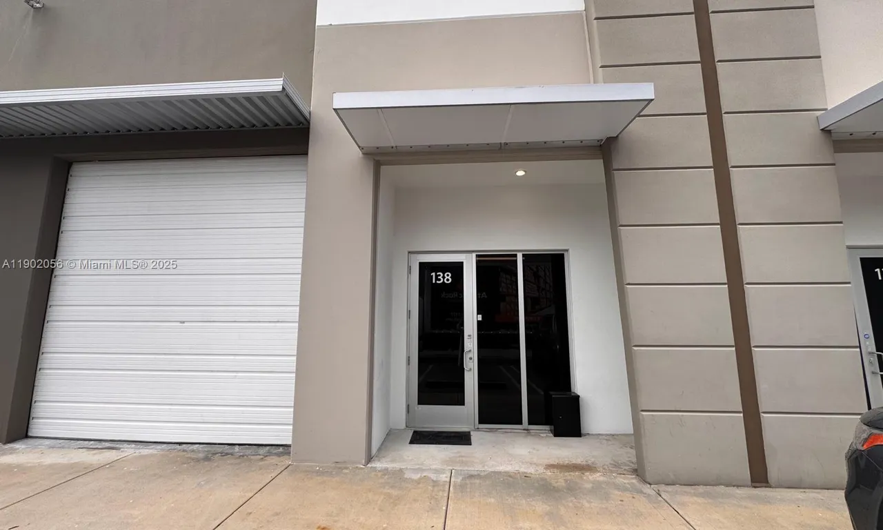 10890 NW 17th St # 138, Sweetwater FL 33172