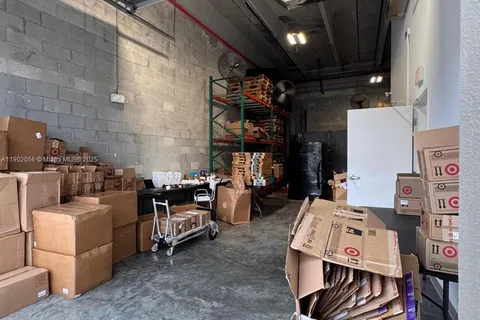 10890 NW 17th St # 138, Sweetwater FL 33172