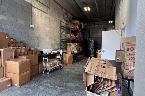 10890 NW 17th St # 138, Sweetwater FL 33172