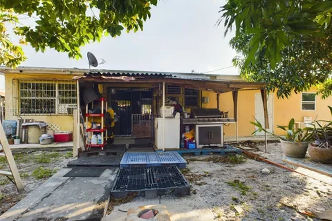 3861 NW 177th St, Miami Gardens FL 33055