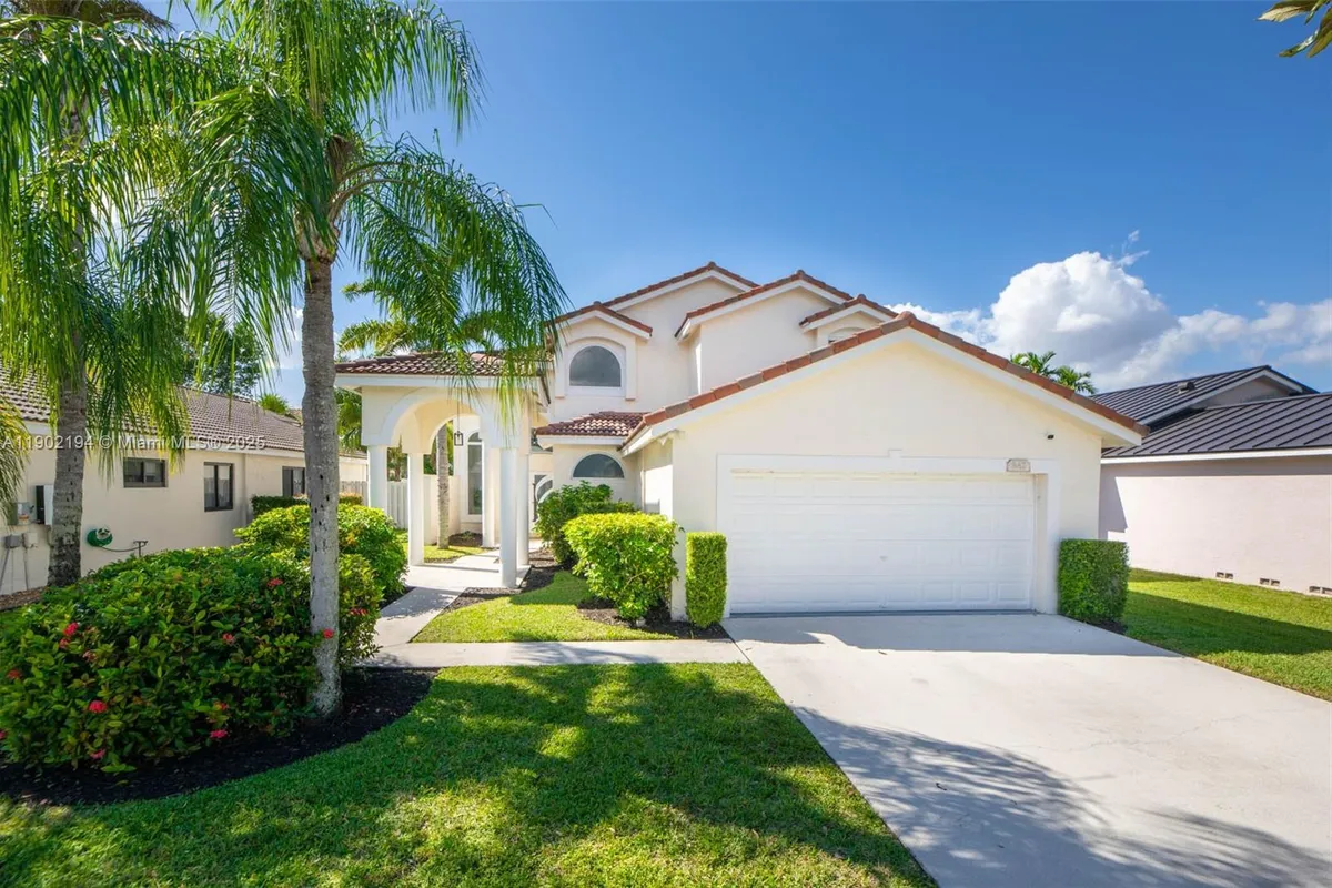 862 SW 176th Ave, Pembroke Pines FL 33029