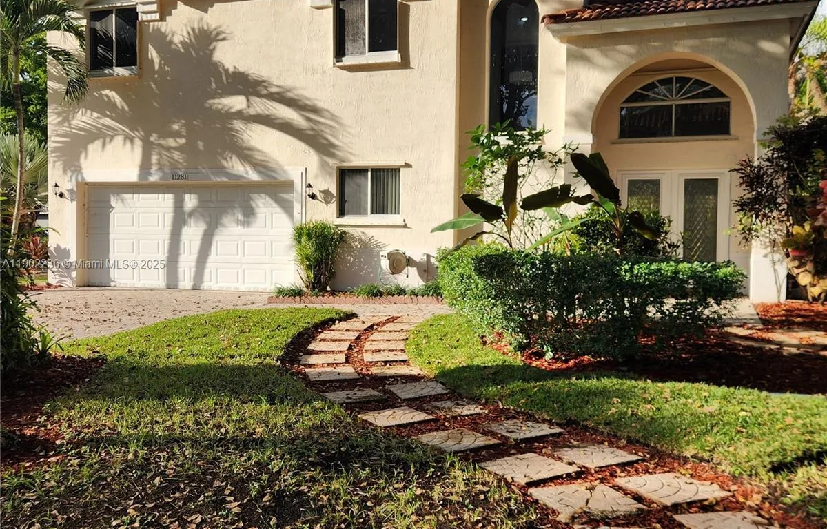 11281 Reveille Rd, Cooper City FL 33026