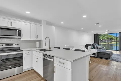 3965 Cocoplum Circle # D, Coconut Creek FL 33063