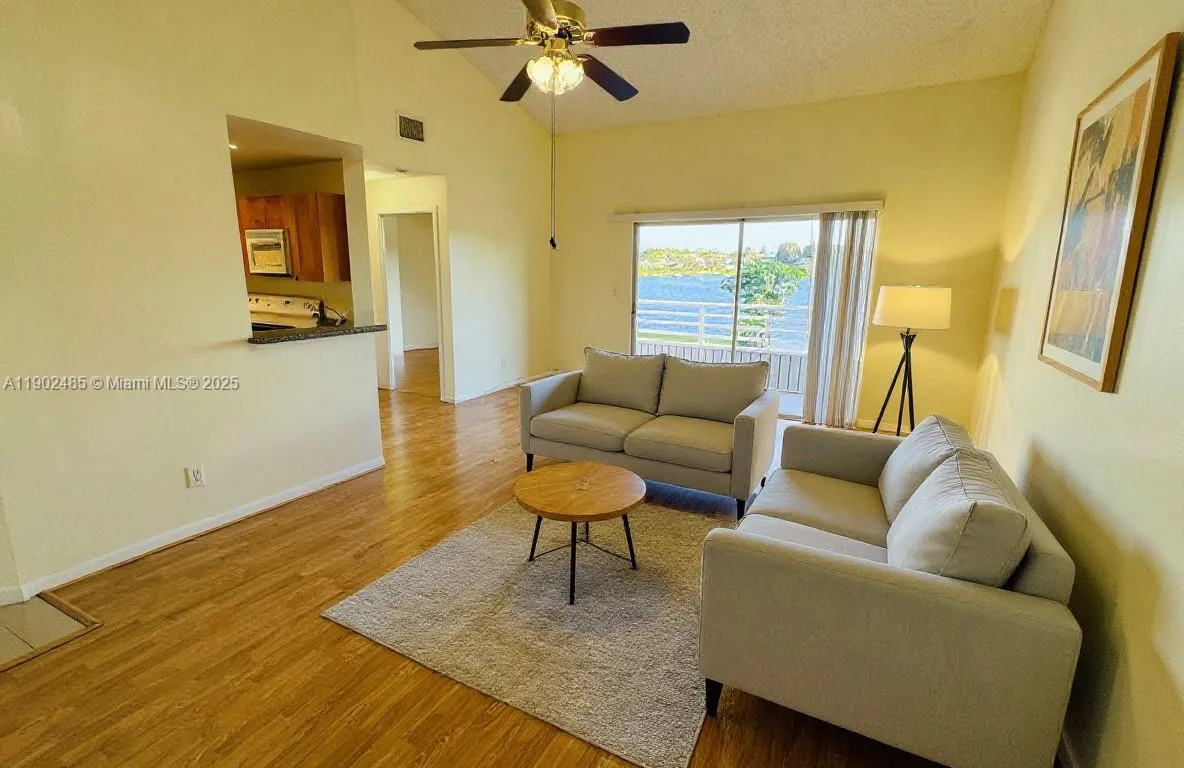 3453 NW 44th St # 201, Oakland Park FL 33309