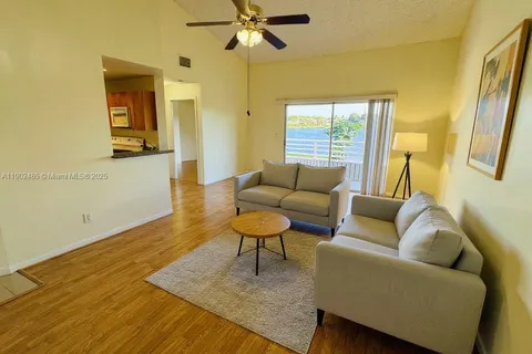 3453 NW 44th St # 201, Oakland Park FL 33309