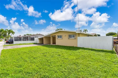 10590 SW 7th Ter, Sweetwater FL 33174