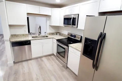 9000 NW 28th Dr # 102, Coral Springs FL 33065