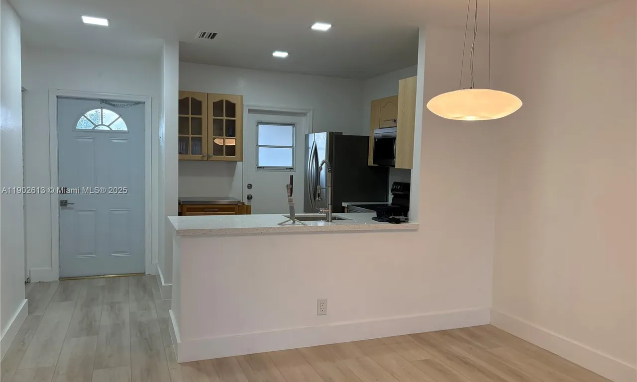 4700 NW 35TH ST # 602, Lauderdale Lakes FL 33319