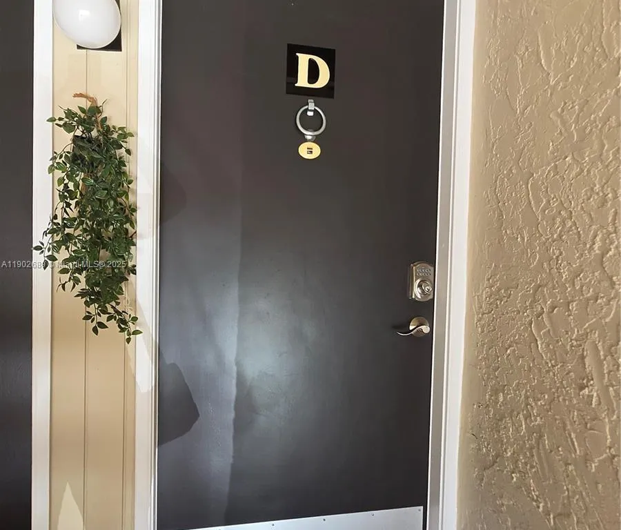 5242 NE 6th Ave, Building D 27 # 27, Oakland Park FL 33334