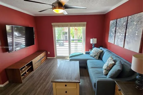 5242 NE 6th Ave, Building D 27 # 27, Oakland Park FL 33334